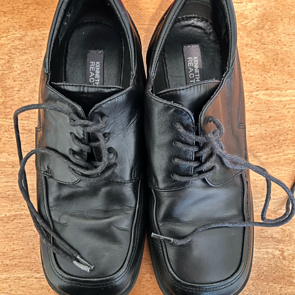 Black dress shoes